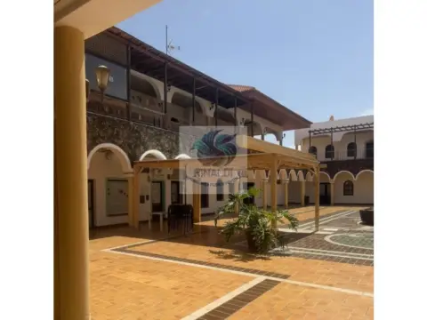 Local comercial en Parque Holandes