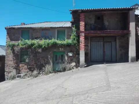 Casa en Quintana del Castillo