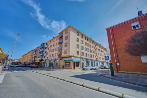 Piso en calle Grupo San Pedro Auzoa, nº 45