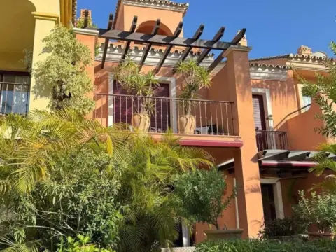 Casa pareada en Urbanización Lomas del Río Verde, 81