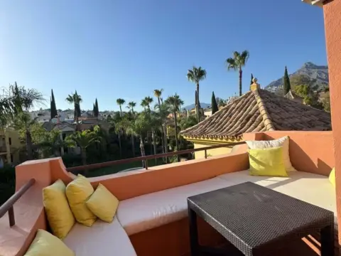 Casa pareada en Urbanización Lomas del Río Verde, 81