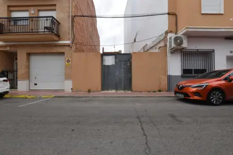 Terreno en calle de Alicante