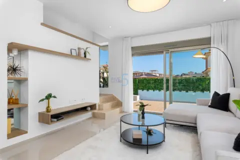 Chalet en Los Alcázares