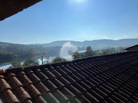 Casa adosada en Cenlle