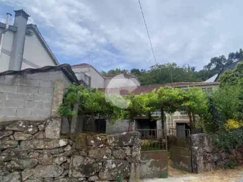 Casa en Grou-Lobios