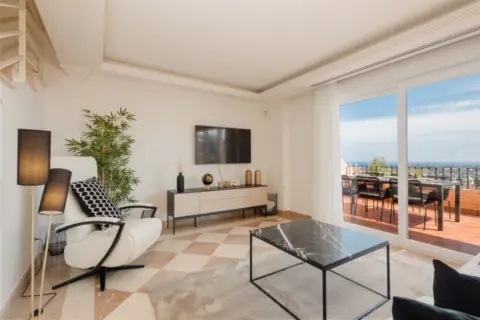 Ático en Los Naranjos-Las Brisas