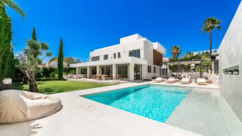 Chalet en Nueva Andalucía-Centro