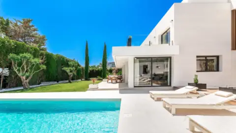 Chalet en Nueva Andalucía-Centro
