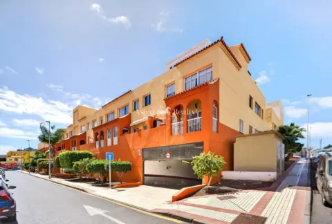 Piso en calle Albariza, 2