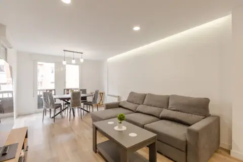 Piso en Errege Kalea, 27