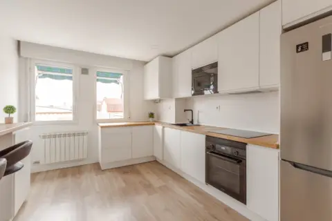 Piso en Errege Kalea, 27