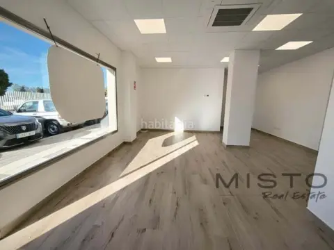 Local comercial en calle Cl Miguel Delibes 6