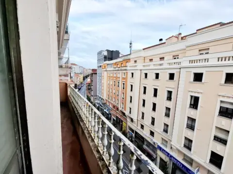 Piso en calle de Serafín Escalante