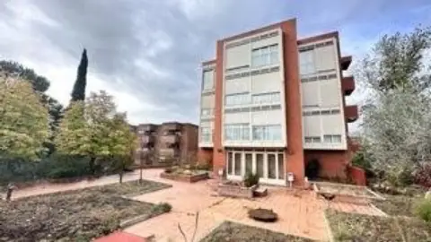 Apartamento en Piso en Zona calle Cero de los Gamos, A 10 Min Hipercor