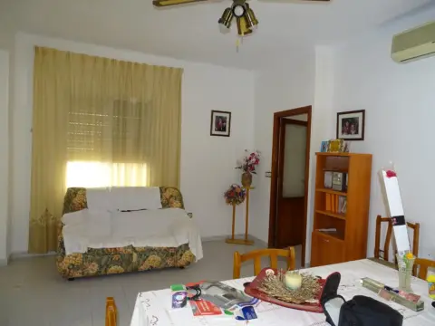 Casa pareada en Zona Tranquila, Cerca del Parque La Estacion