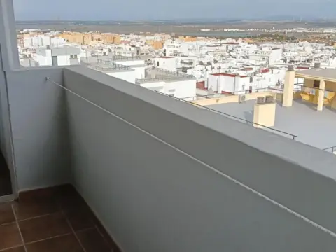Piso en Ubicado en La Zona de Reyes Católicos