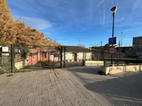 Casa en calle Huesca, Barrio Palomar