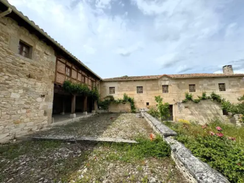 Casa en Villarcayo de Merindad de Castilla