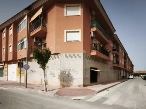 Local comercial en Junto A Mercadona