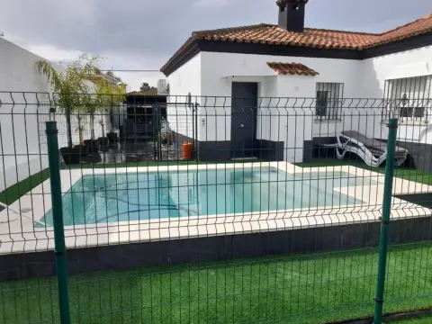Casa en Cerca de La Venta El Pajaro y A 4 Km de Playa Las Redes