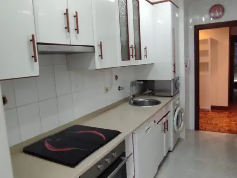 Piso en Ermua, Zona San Pelayo, Zona Céntrica y Accesible.