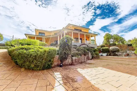 Casa en En Urbanización Castellnou de Bages, Cerca de Manresa