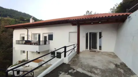 Casa en Elgoibar, Zona Accesible, Entorno Para Turismo Rural.