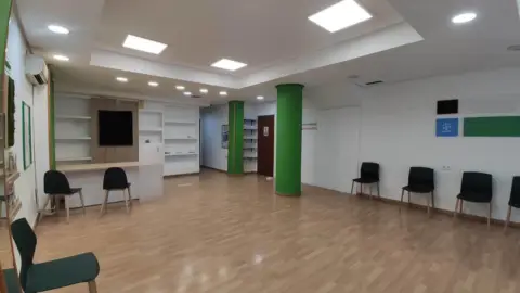 Local comercial en Cuatro Esquinas