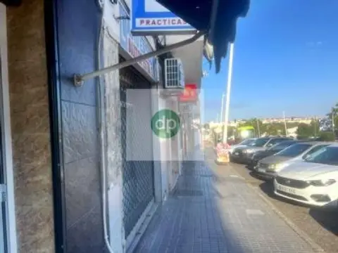 Local comercial en En La Autopista, Zona de Pardaleras.