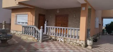 Casa en Vistas A La Sierra Ubicación Con Mucha Luz