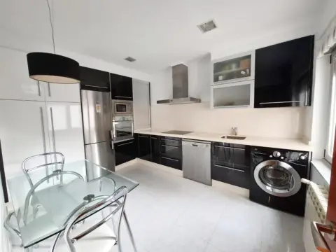 Apartamento en Cerca del Liceo en Pleno Centro de Mieres