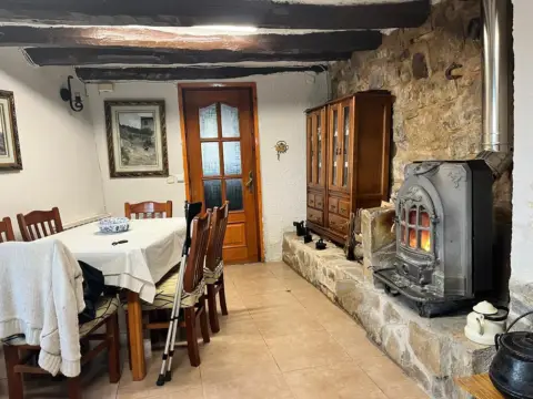 Casa en Hoz de Barbastro, Zona Alta.