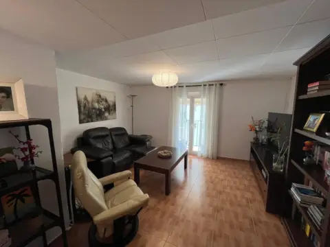 Casa en calle Baja, Muy Cerca del Centro