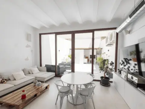 Apartment near Jesús Market
