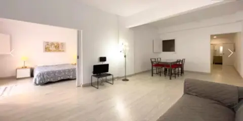 Local comercial en Cerca de Jardines de Enric Sagnier y Plaza Molina