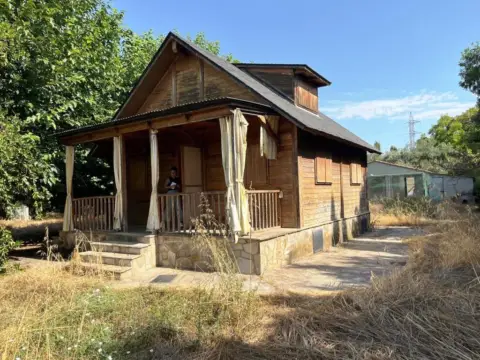 Casa en Junto Al Complrjo Deportivo de los Olmos