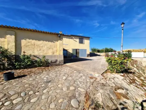 Casa en A Dos Km. de Binéfar.
