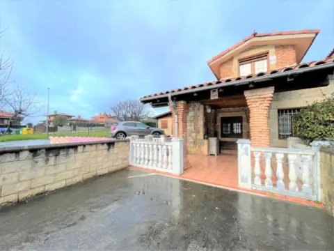 Casa en Zona    Berango