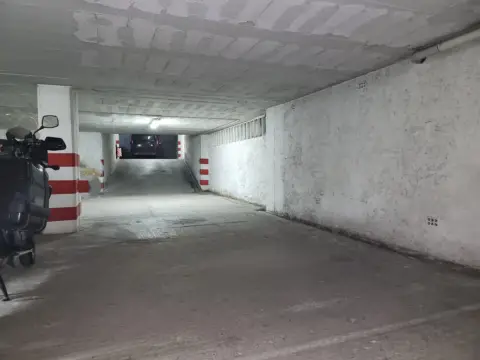 Garaje en Zona Cercana Al Coso.
