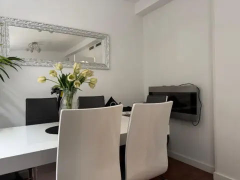 Apartamento en Zona Cercana A La Plaza del Mercado y Argensola.
