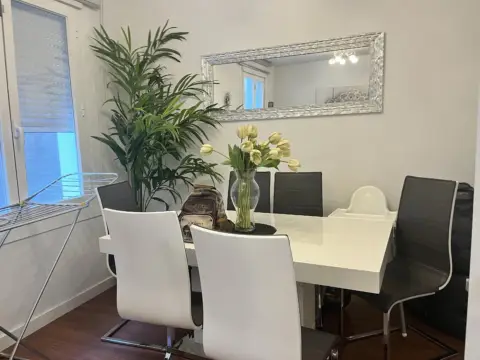Apartamento en Zona Cercana A La Plaza del Mercado y Argensola.