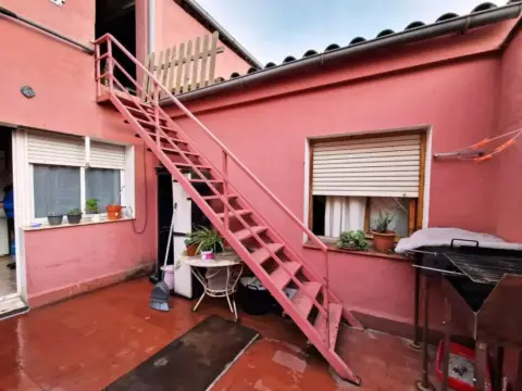 Casa en Cerca de Las Escuelas.