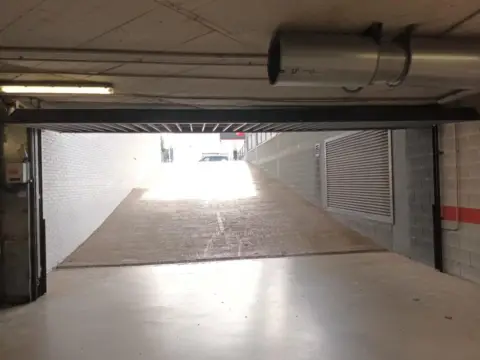 Garaje en calle Zarautz, Barrio del Antiguo