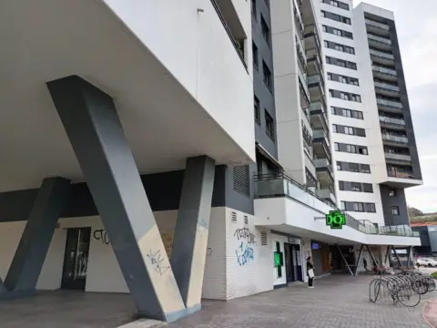 Garaje en calle Zarautz, Barrio del Antiguo