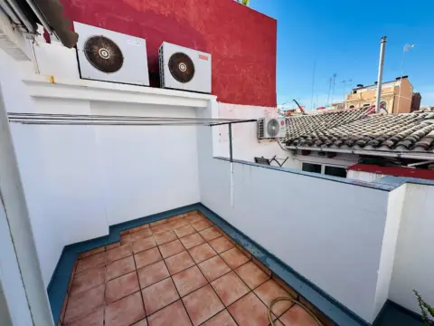 Casa en A Un Paso de La Plaza Armada Española