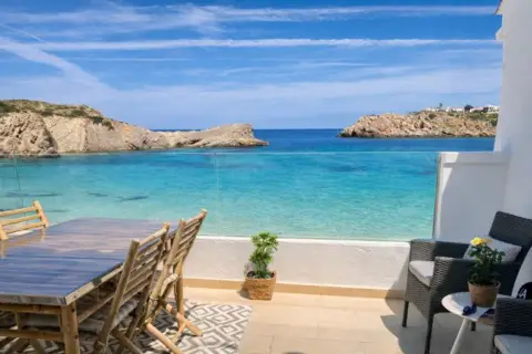 Casa adosada en S´Arenal  D´En Castell en  1ª Limea de Mar , Premium