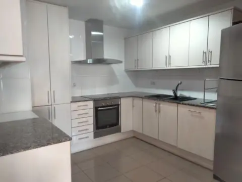 Piso en Junto Metro Teixonera