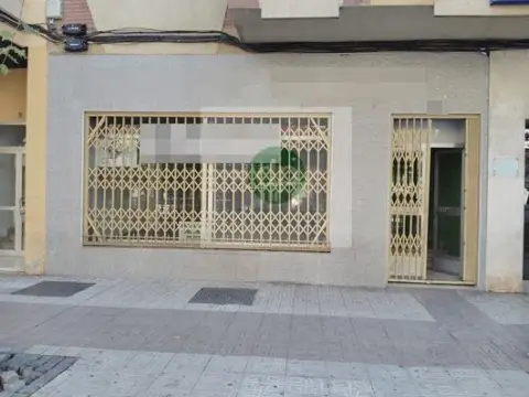 Local comercial en En Plena Avenida Ricardo Carapeto