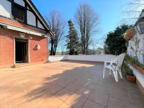 Dúplex en Zona     Artaza