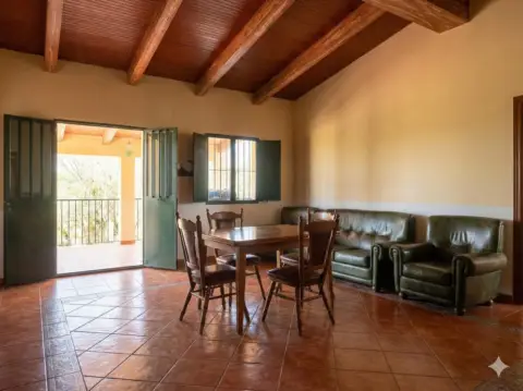 Casa en Zona de Robledo, Montánchez